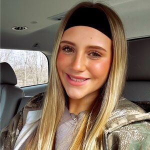 Meet your Posher, Mya